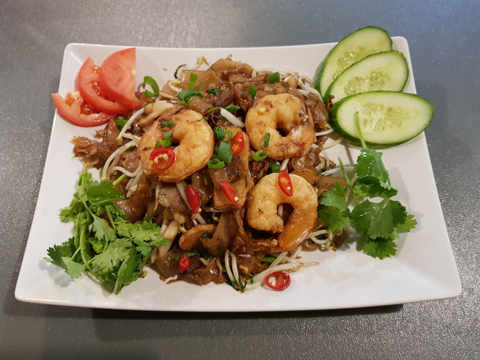 Stir fry seafood and tapioca noodles - Hủ Tiếu Xào Đồ Biển | Noos Noodles