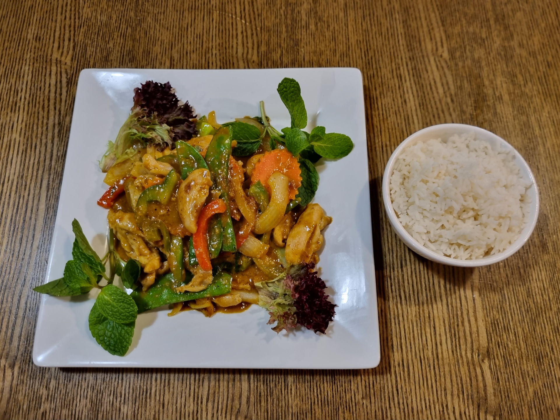 Chicken sate &amp; mixed vegetables